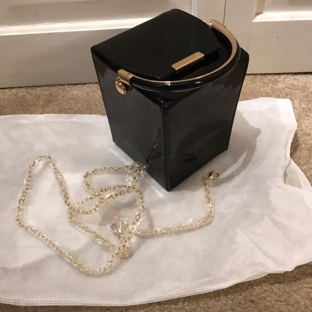 Vegan patten leather purse